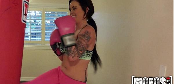  Mofos - Sexy Boxing Chick in Leggins
